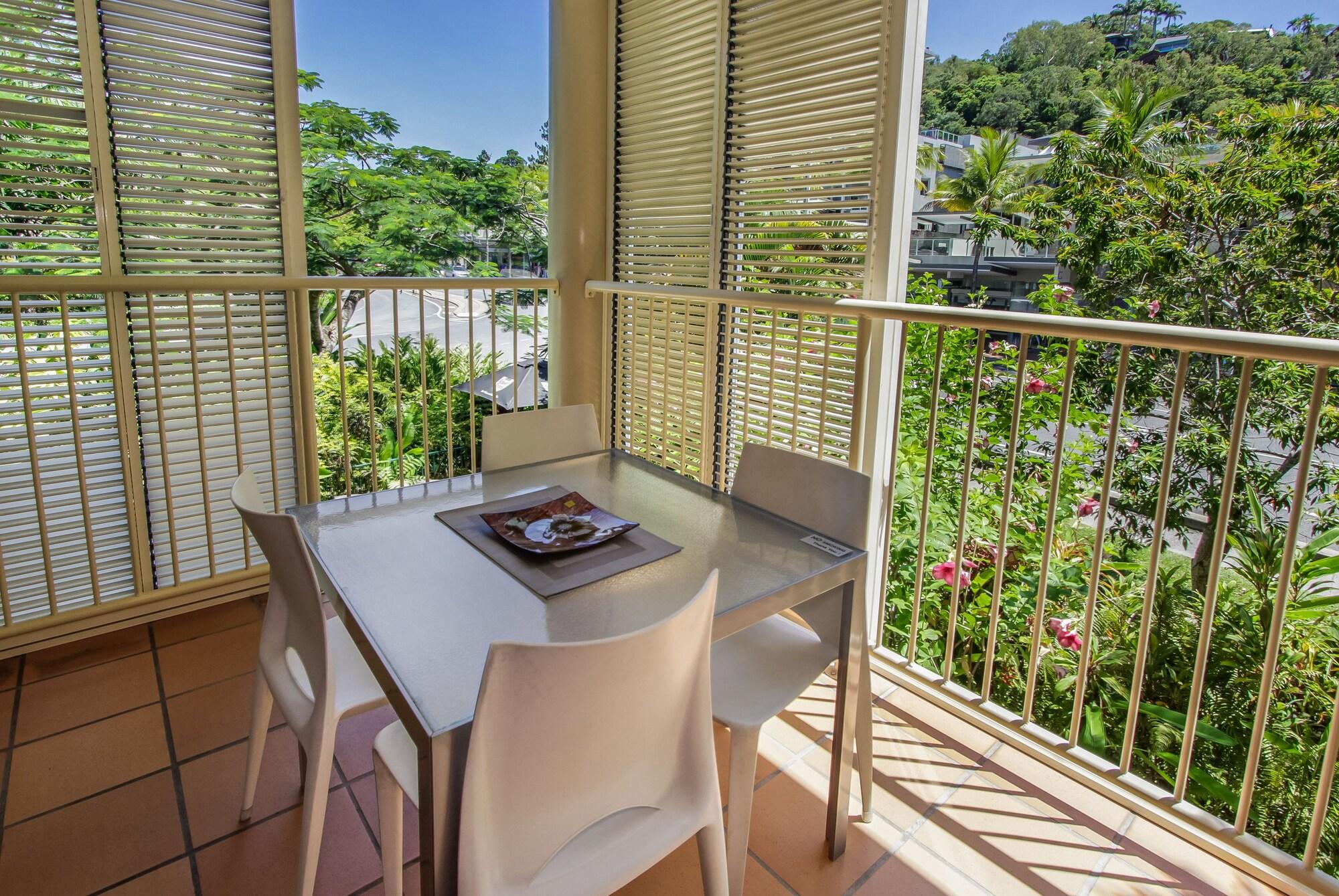 Port Douglas Apartments - Adults Only Oasis Bagian luar foto