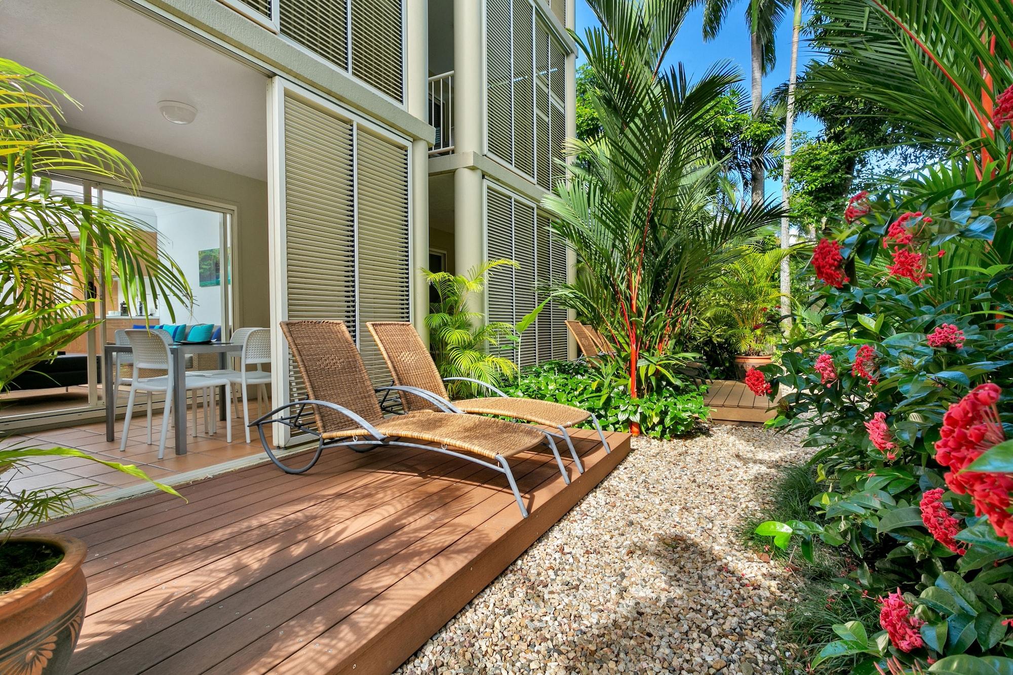 Port Douglas Apartments - Adults Only Oasis Bagian luar foto