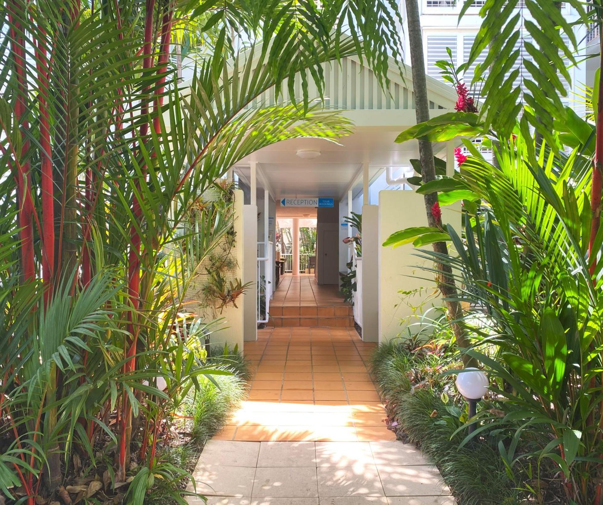 Port Douglas Apartments - Adults Only Oasis Bagian luar foto