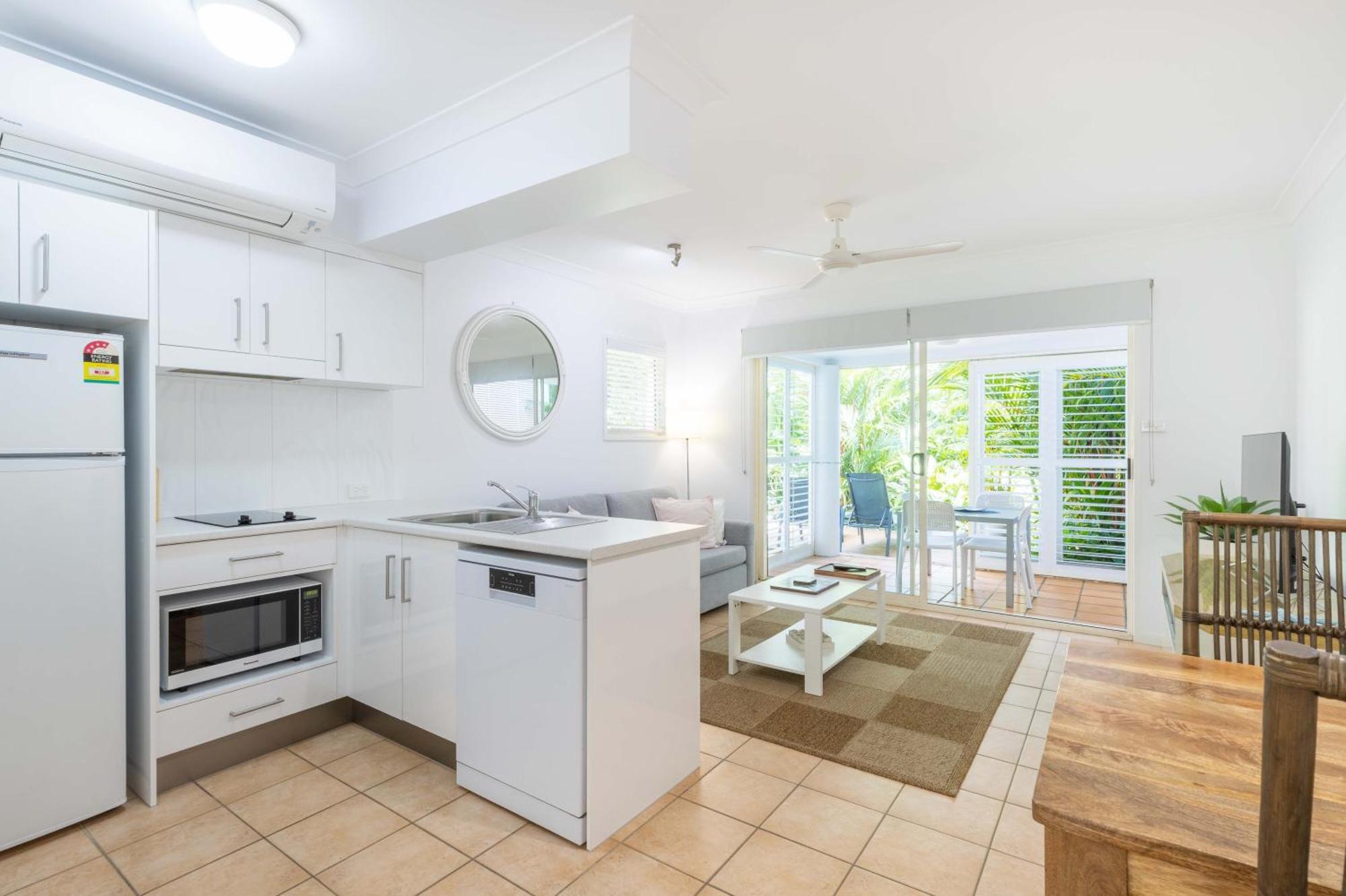 Port Douglas Apartments - Adults Only Oasis Bagian luar foto