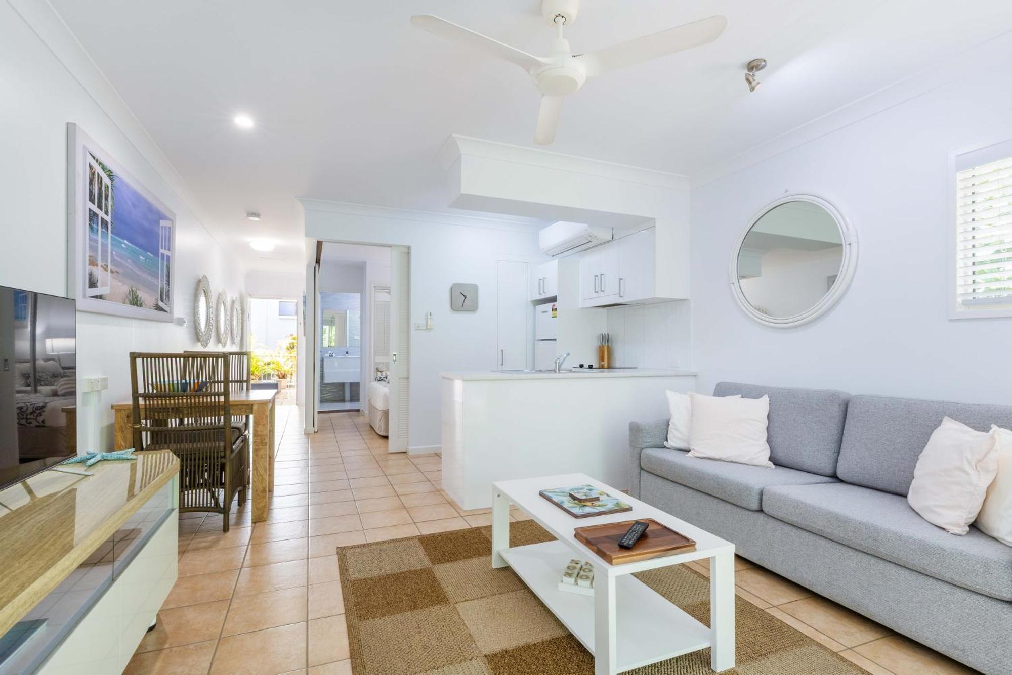 Port Douglas Apartments - Adults Only Oasis Bagian luar foto