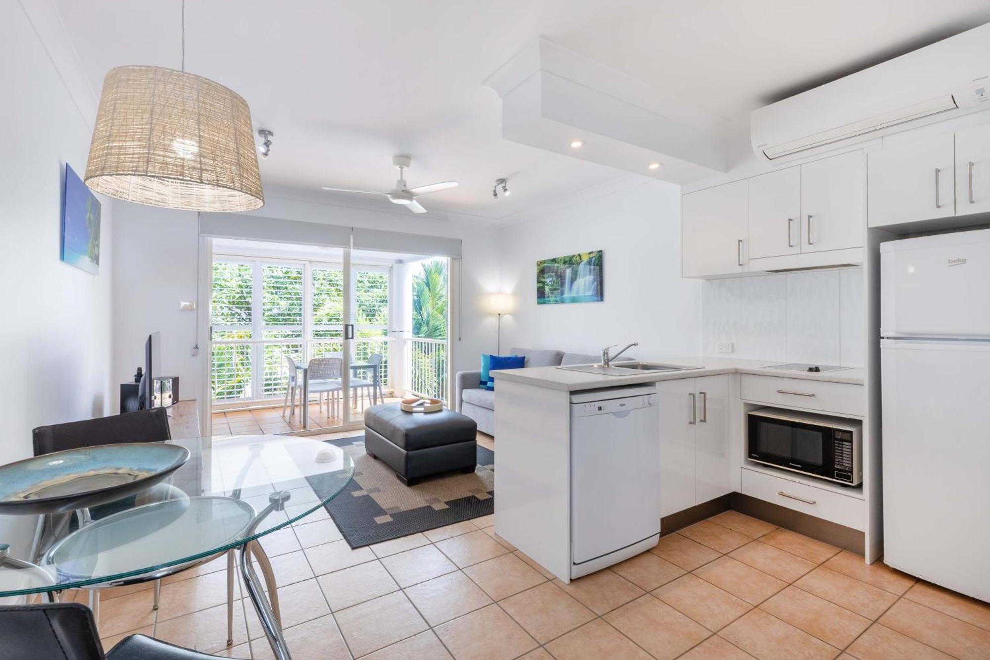 Port Douglas Apartments - Adults Only Oasis Bagian luar foto